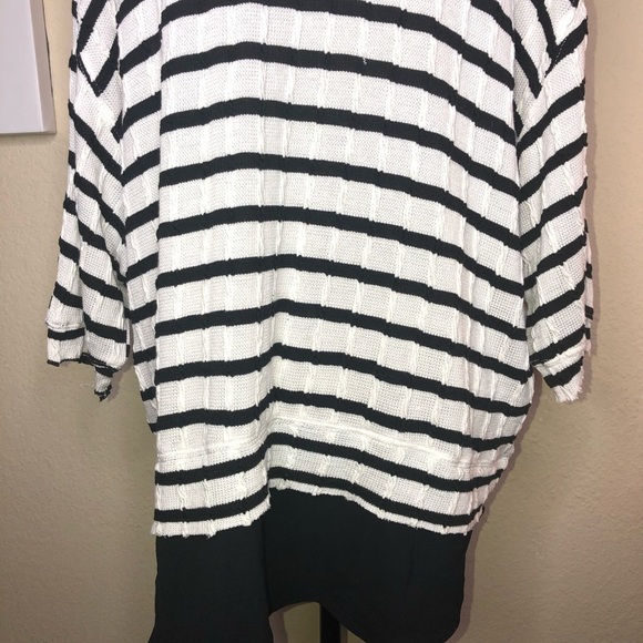 Umgee Distressed Worn Look Oversized Black & White Striped Faux Layer Tunic Sz L - Picture 6 of 8